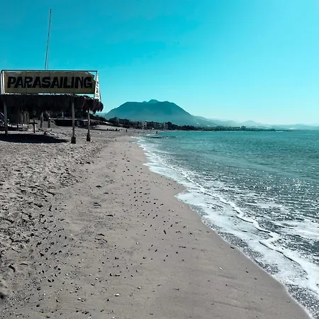 In In The Center By The Sea 公寓