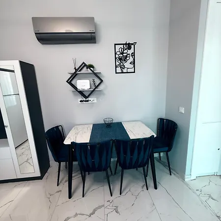 Apartment In In The Center By The Sea *