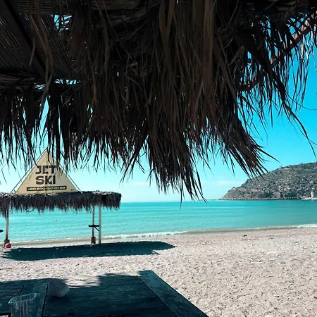 In In The Center By The Sea