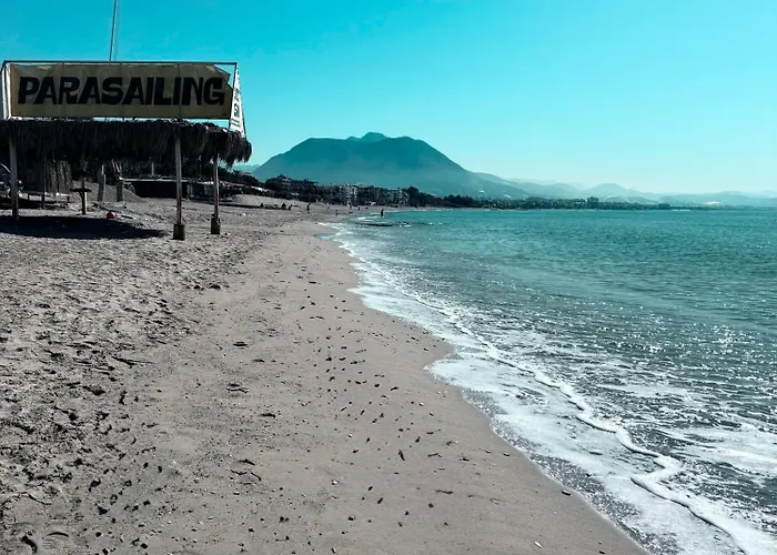 In In The Center By The Sea شقة